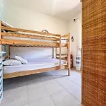 بيت للعطل Lu Pultiddolu Sea View *